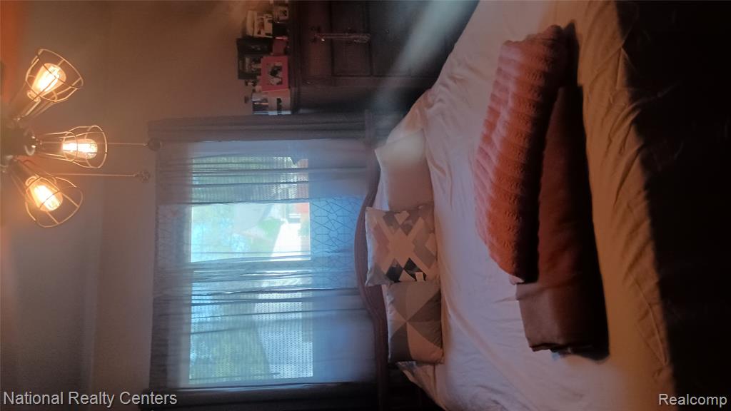 5635 Clippert Street, Dearborn Heights, MI 48125 — Photo 4