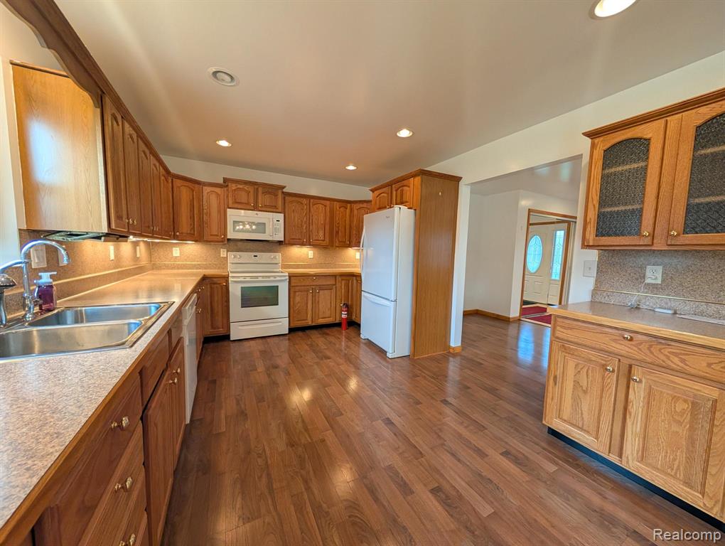 6185 N Vassar Road, Flint, MI 48506 — Photo 9