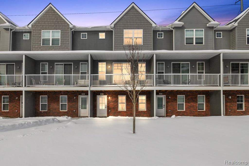 3951 Trailwaycommons Circle, Auburn Hills, MI 48326 — front exterior