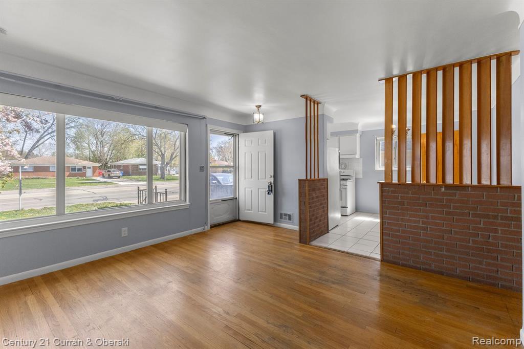 6661 N BEECH DALY Road, Dearborn Heights, MI 48127 — Photo 6