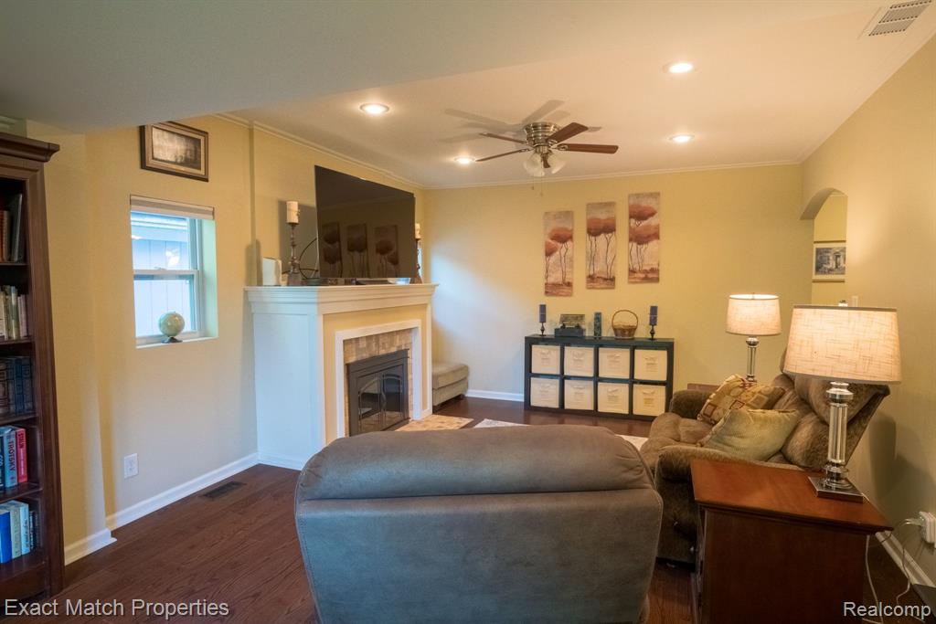 6735 BUCKLAND Avenue, West Bloomfield, MI 48324 — Photo 20