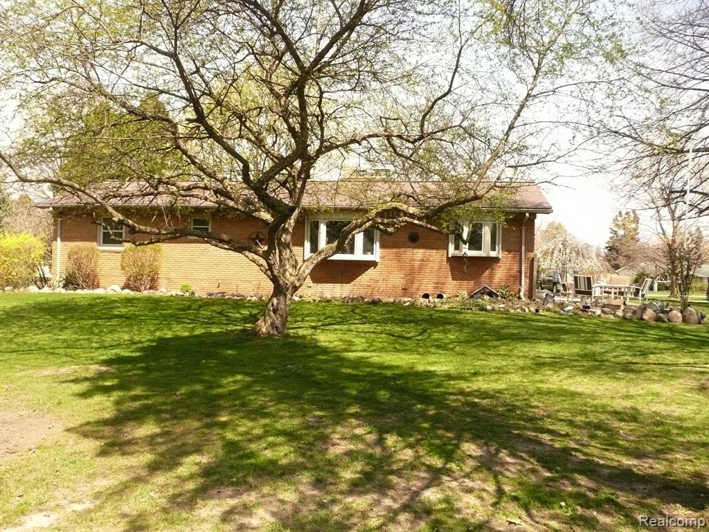 831 DEL SHER Drive, Brighton, MI 48114 — Photo 10