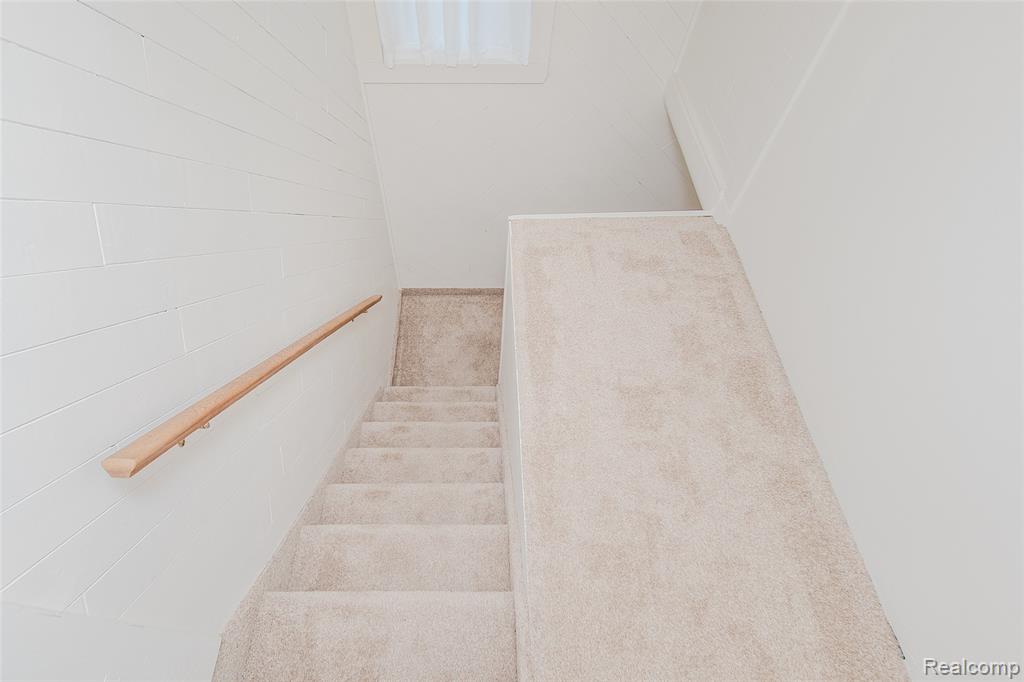 927 N Maple Avenue, Royal Oak, MI 48067 — Photo 52