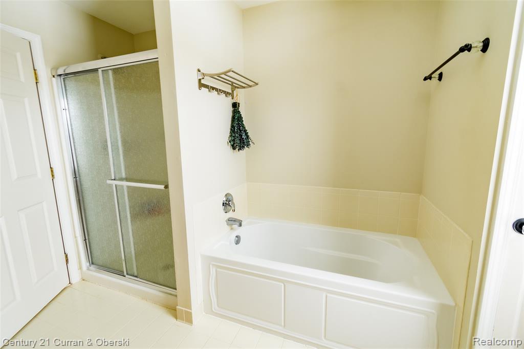 1464 Four Seasons Drive, Howell, MI 48843 — Photo 46