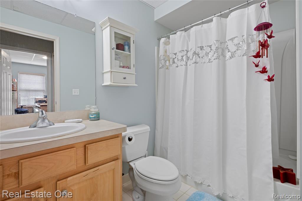 731 E Bluff Court, Rochester Hills, MI 48307 — Photo 33