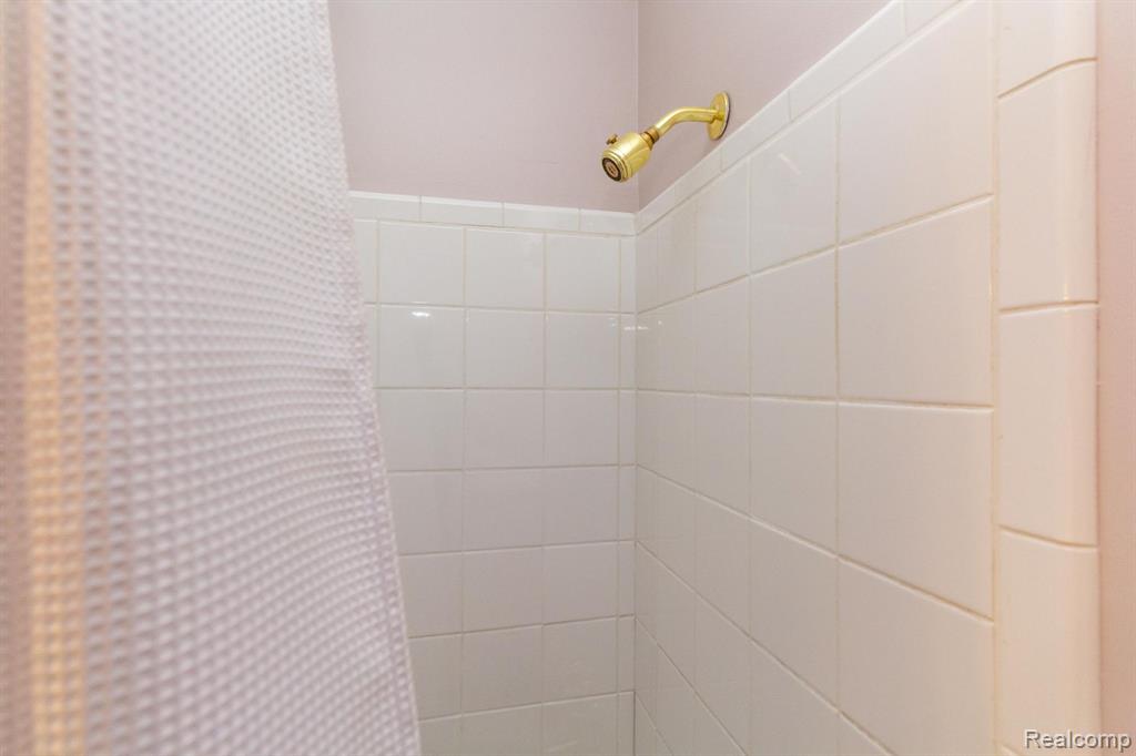 8095 Colony Drive, 23, Grosse Ile, MI 48138 — Photo 31
