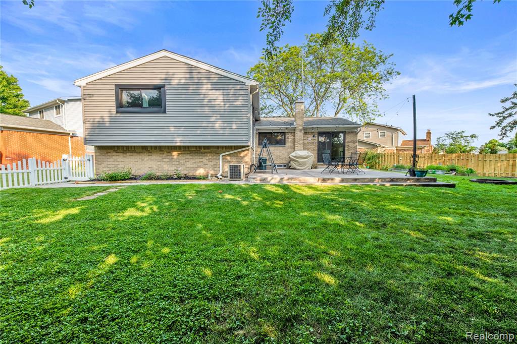 4826 Evans Court, Trenton, MI 48183 — Photo 28