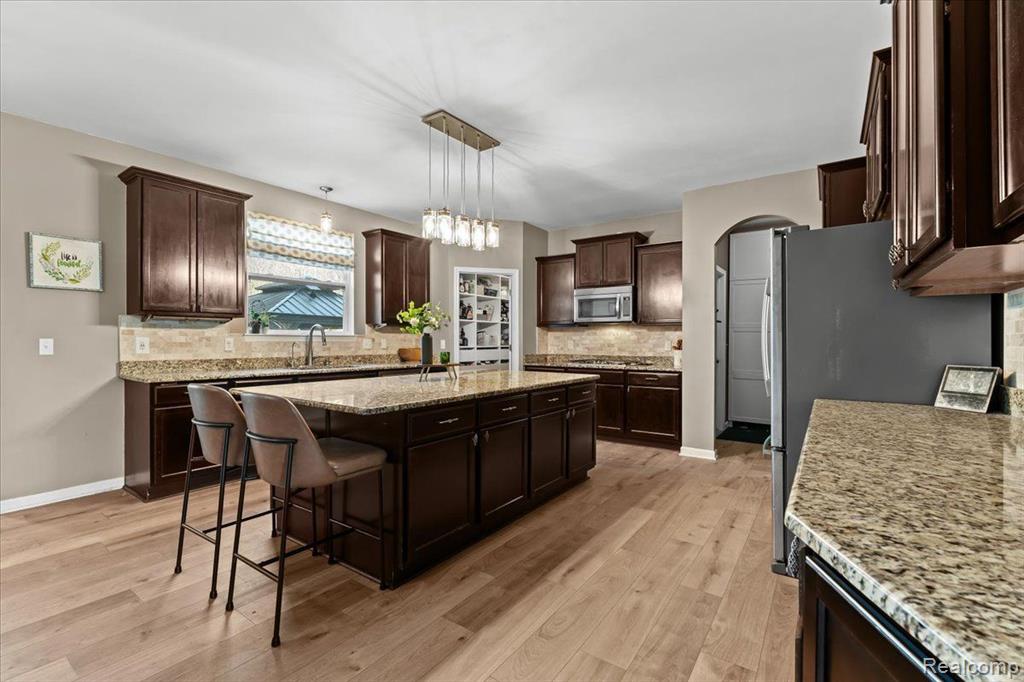10681 BOULDERCREST Drive, South Lyon, MI 48178 — Photo 19