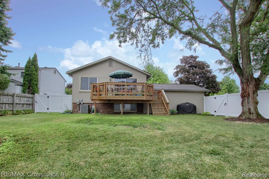 42464 SOMERSET Court, Canton, MI 48187 — Photo 21