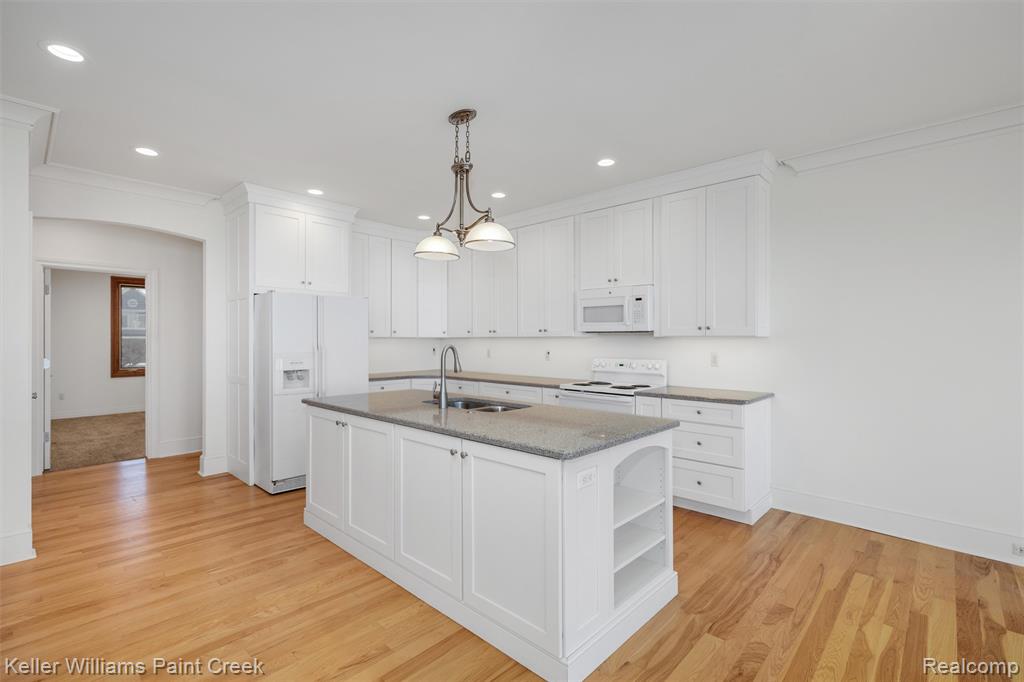 37580 Lakeshore Drive, Harrison Township, MI — Photo 30