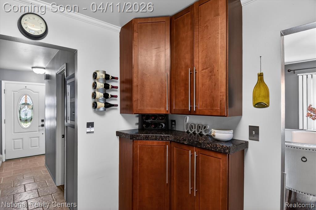 594 Worchester Street, Westland, MI 48186 — Photo 14
