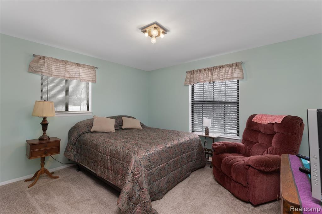 5695 CAREN Drive, Ypsilanti, MI 48197 — Photo 24