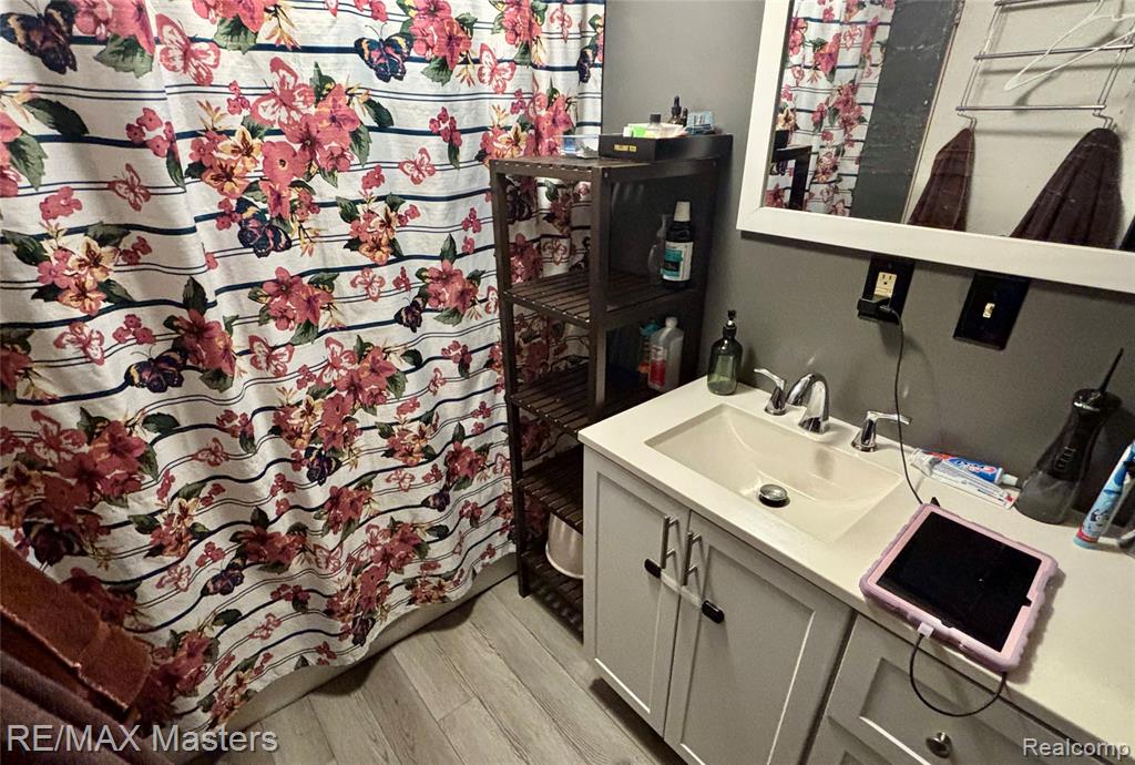 810 E Beecher Street, Adrian, MI 49221 — Photo 12
