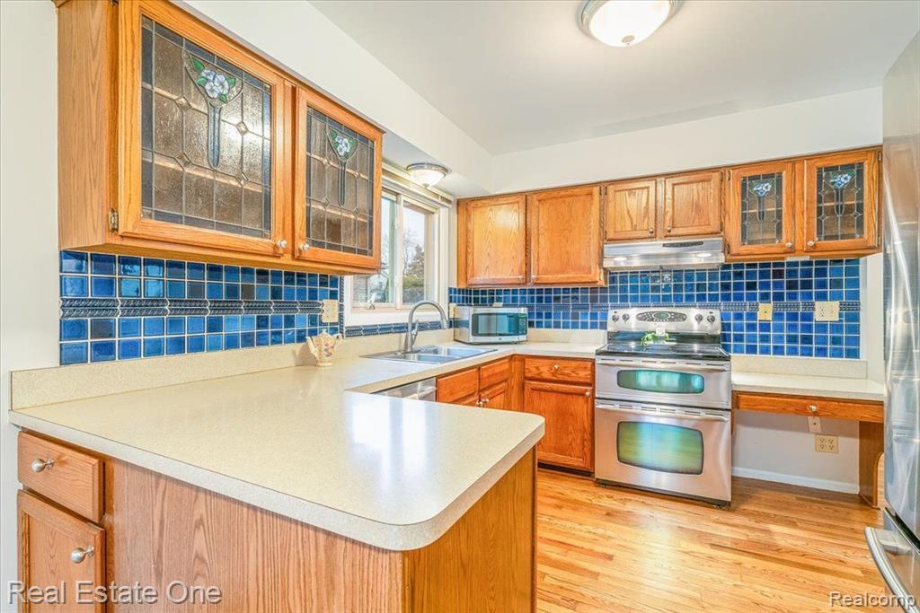 16161 WEATHERFIELD Drive, Northville, MI 48168 — Photo 29