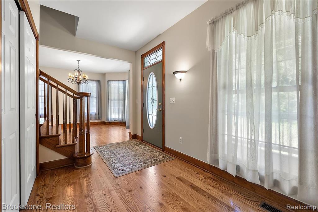 55520 Katie, New Hudson, MI 48165 — Photo 5