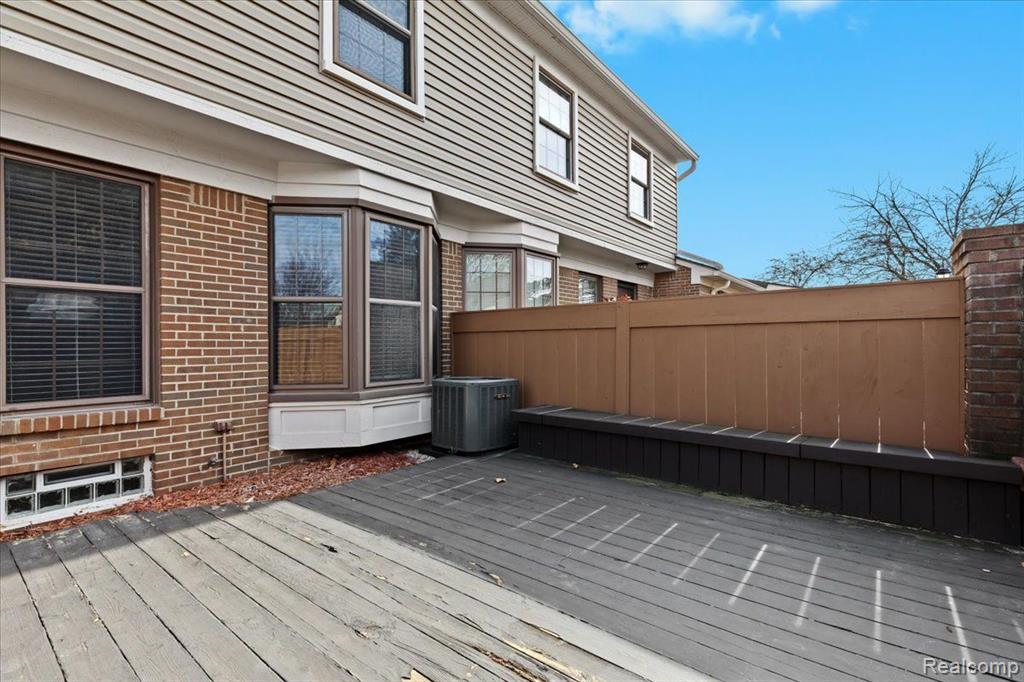 40013 CROSSWINDS, Novi, MI — Photo 3
