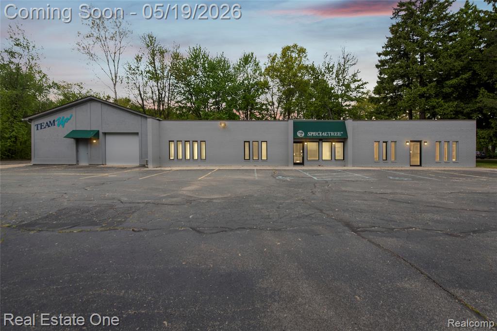 16018 S Huron River Drive, Romulus, MI 48174