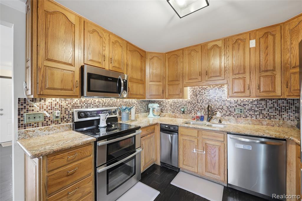 50661 Jim Drive, Chesterfield, MI 48047 — Photo 8