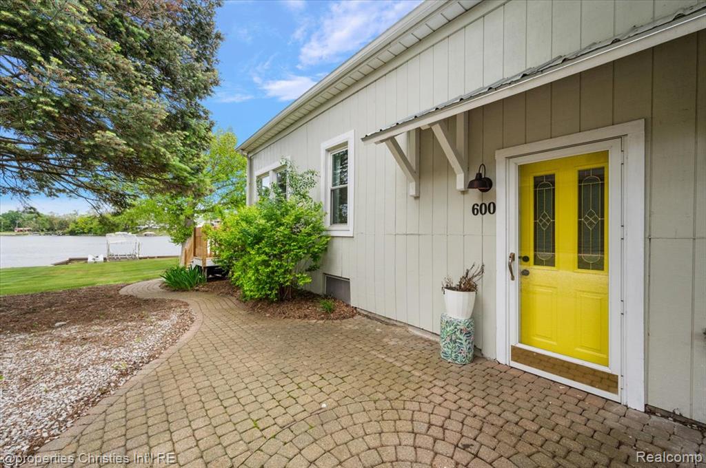 600 Wolverine Drive, Walled Lake, MI 48390 — Photo 5