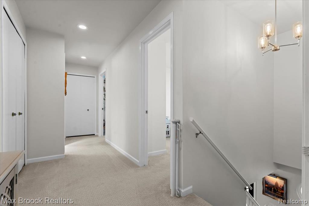 412 Shellbourne Drive, Rochester Hills, MI 48309 — Photo 23