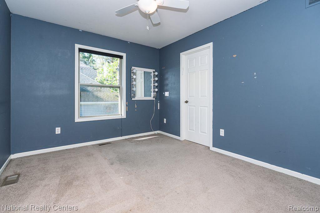 7914 BROOKWOOD Drive, Clarkston, MI 48348 — Photo 16