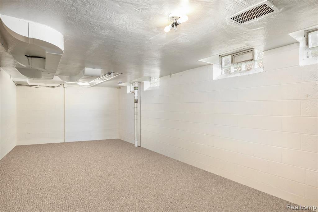 244 Kerby Road, Grosse Pointe Farms, MI 48236 — Photo 36
