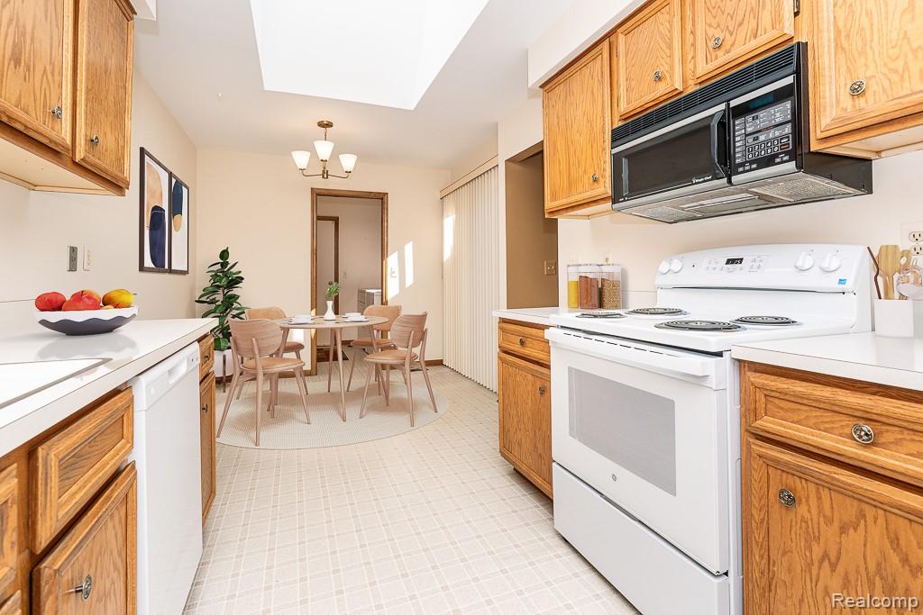 49414 Richmond Court, Shelby Twp, MI 48315 — Photo 12