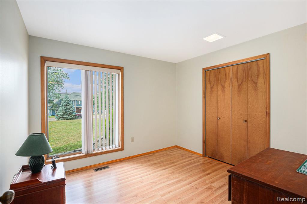 7630 Parkwood Drive, Fenton, MI 48430 — Photo 17