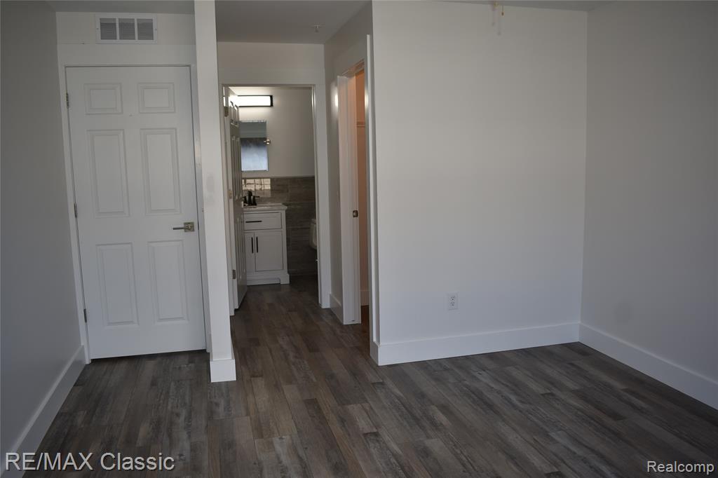 417 Old Pine Way Drive, Walled Lake, MI 48390 — Photo 13
