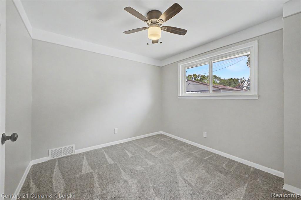 5375 Mayfair Street, Dearborn Heights, MI 48125 — Photo 16
