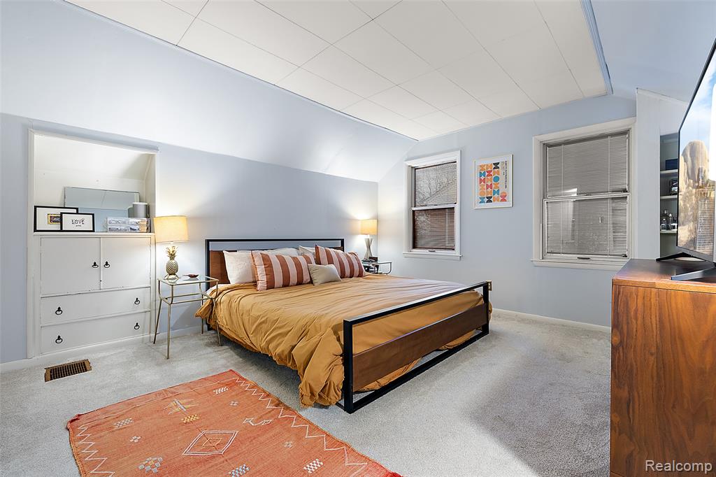 10024 Kingston Avenue, Huntington Woods, MI — Photo 24