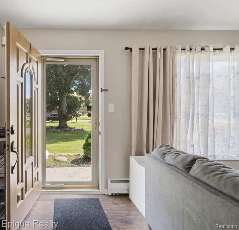 5370 Oaktree Court, Flint, MI 48532 — Photo 4