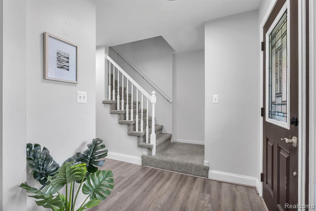 45447 Michael Court, Canton, MI 48188 — Photo 12