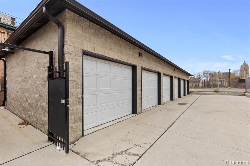 459 E MILWAUKEE Street, Detroit, MI 48202 — Photo 24