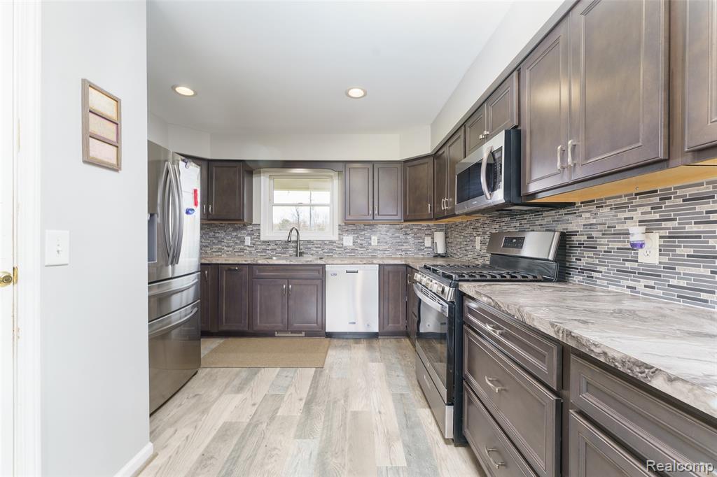 10488 W Grand River Road, Fowlerville, MI 48836 — Photo 9