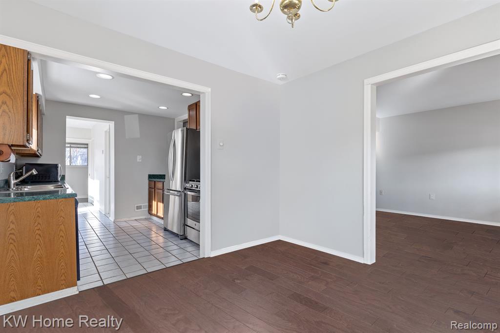 3989 ROYAL Avenue, Berkley, MI 48072 — Photo 10