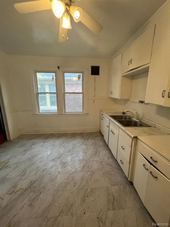 5024 Seminole, Detroit, MI 48213 — Photo 2