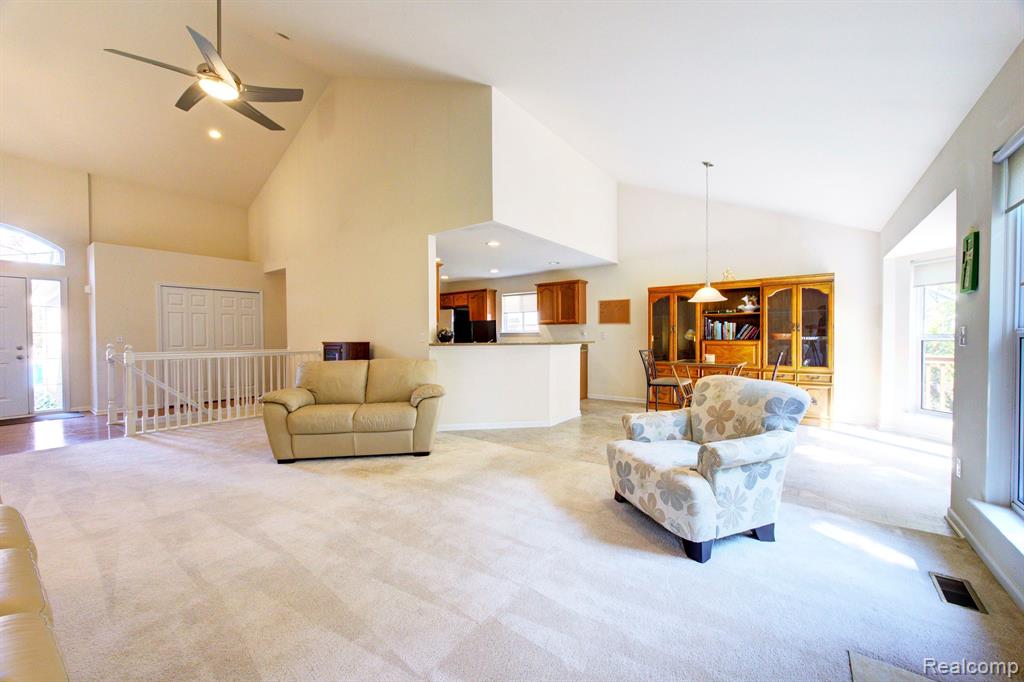 1146 ANDOVER Circle, Commerce Twp, MI 48390 — Photo 7