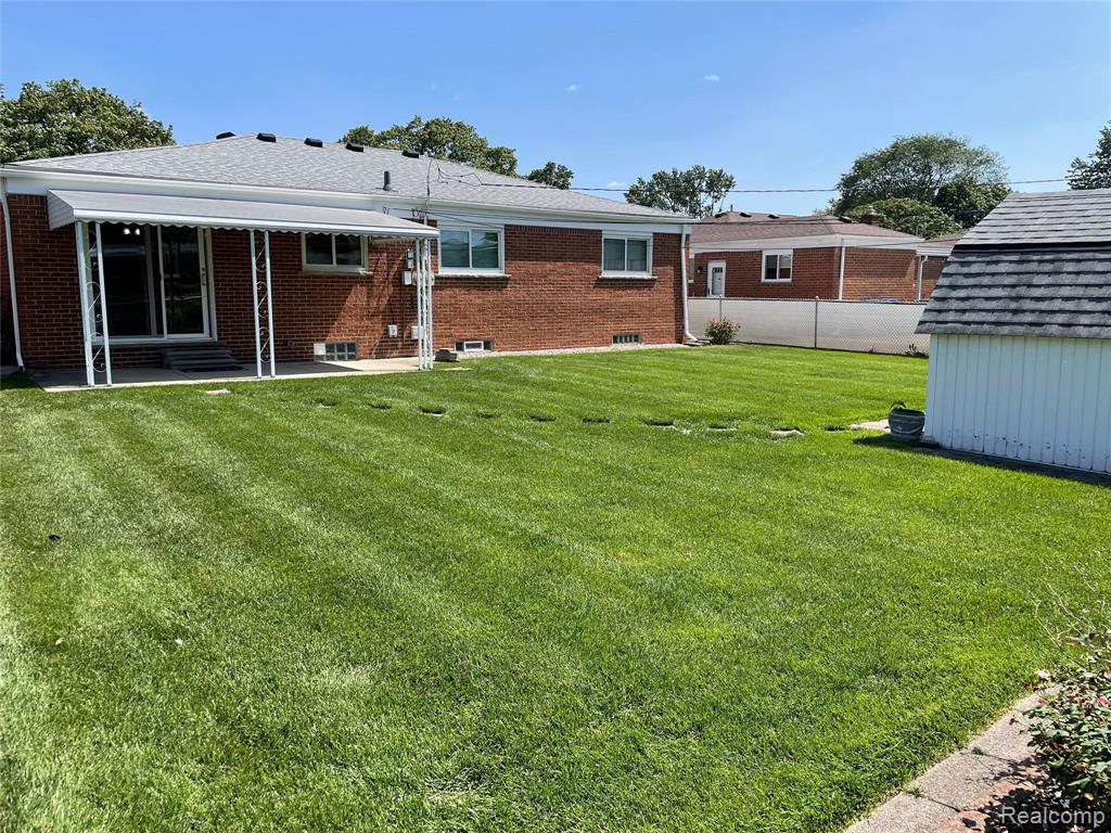 32827 DOVER Avenue, Warren, MI 48088 — Photo 68