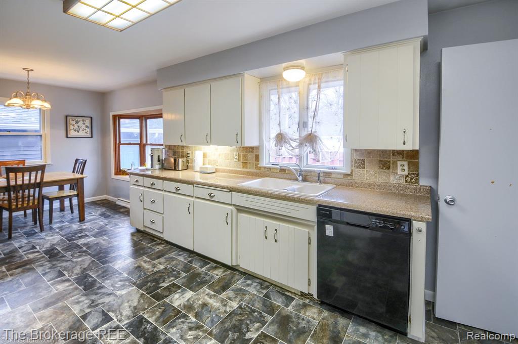720 GARY RAY Drive, Davison, MI 48423 — Photo 12