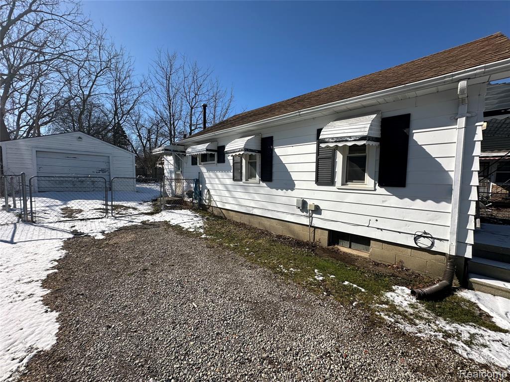 1119 W Bergin Avenue, Flint, MI 48507 — Photo 10