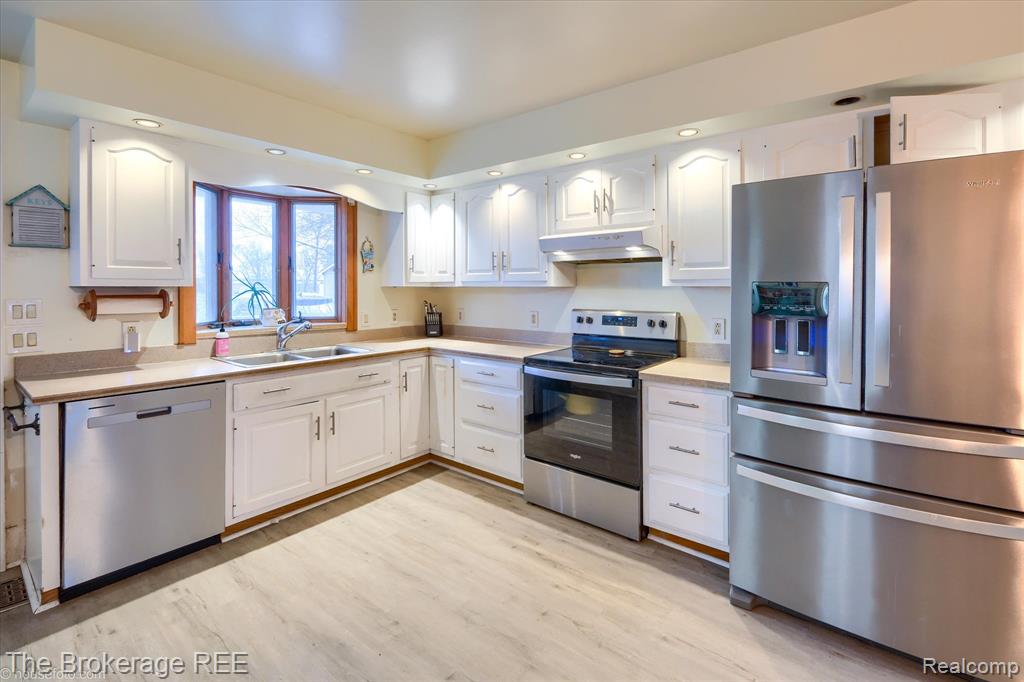 203 Sawyer Street, Grand Blanc, MI 48439 — Photo 15