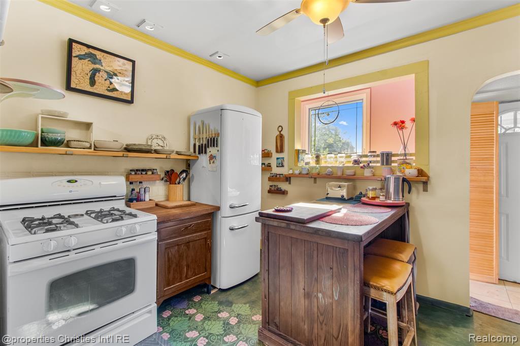 221 Chalmers Street, Detroit, MI 48215 — Photo 9