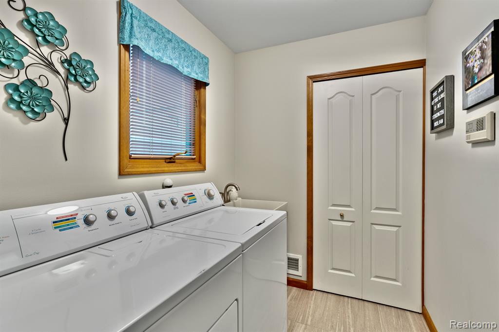 29573 Sylvan Lane, 17, Farmington Hills, MI 48334 — Photo 12