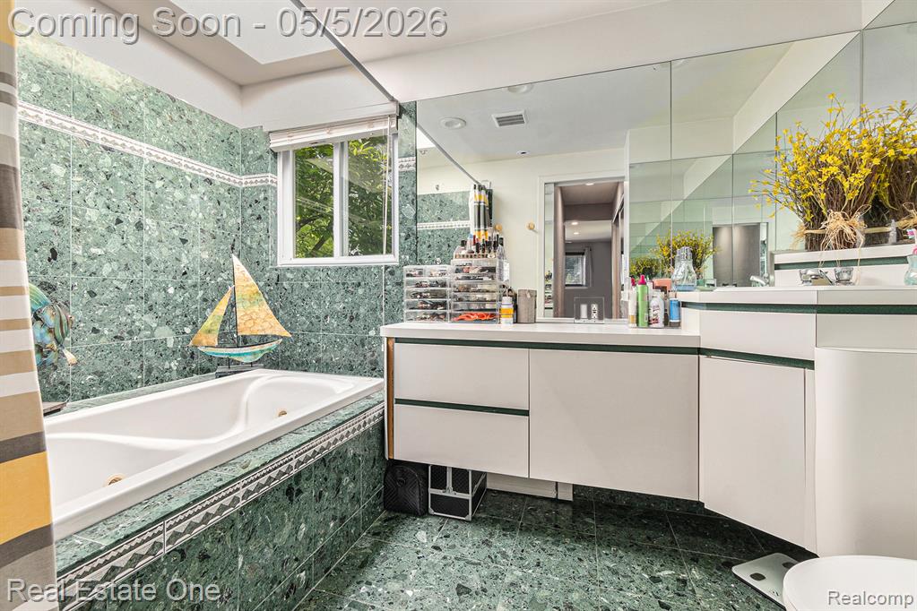 5567 Edinborough, West Bloomfield, MI — Photo 15