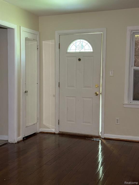8687 Farmbrook Street, Detroit, MI 48224 — Photo 2