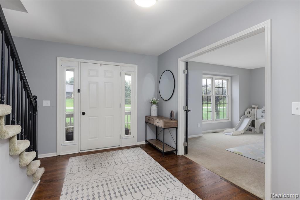111 Oak Bark Drive, Howell, MI 48843 — Photo 8