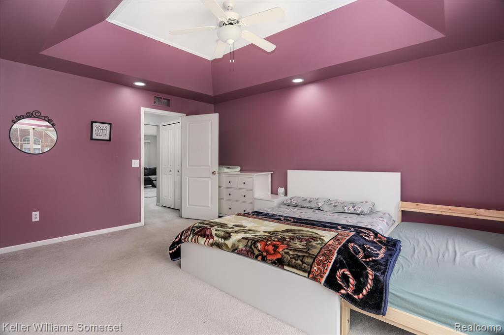 45918 DUTTON Drive, Macomb, MI 48044 — Photo 16