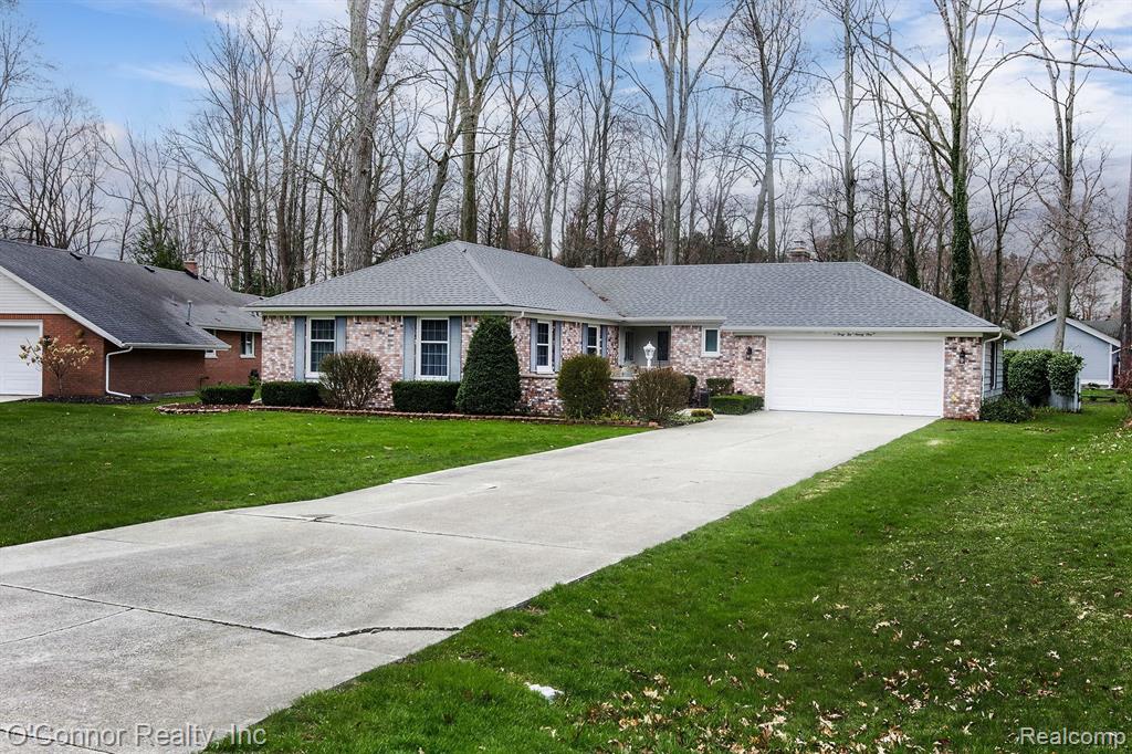 4291 QUAKER HILL Drive, Fort Gratiot, MI 48059 — front exterior