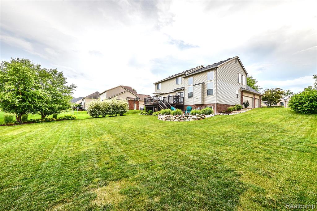 58724 Carriage Lane, South Lyon, MI 48178 — Photo 28
